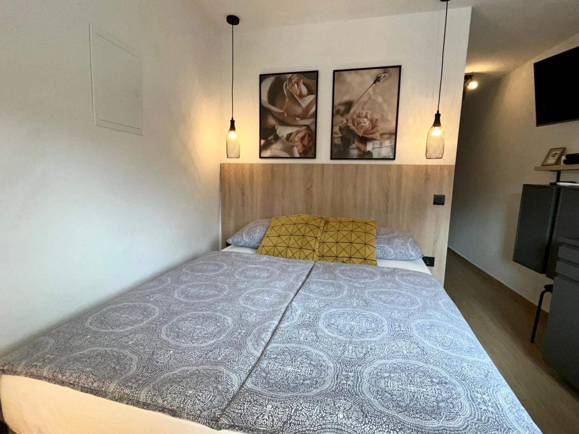 Apartmani Audacia 茨里克韦尼察 外观 照片